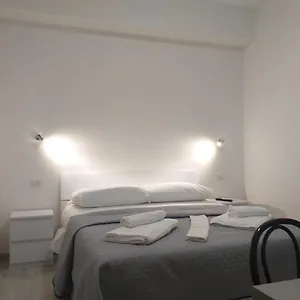  Affittacamere Bernini Affittacamere - Guest House Italia